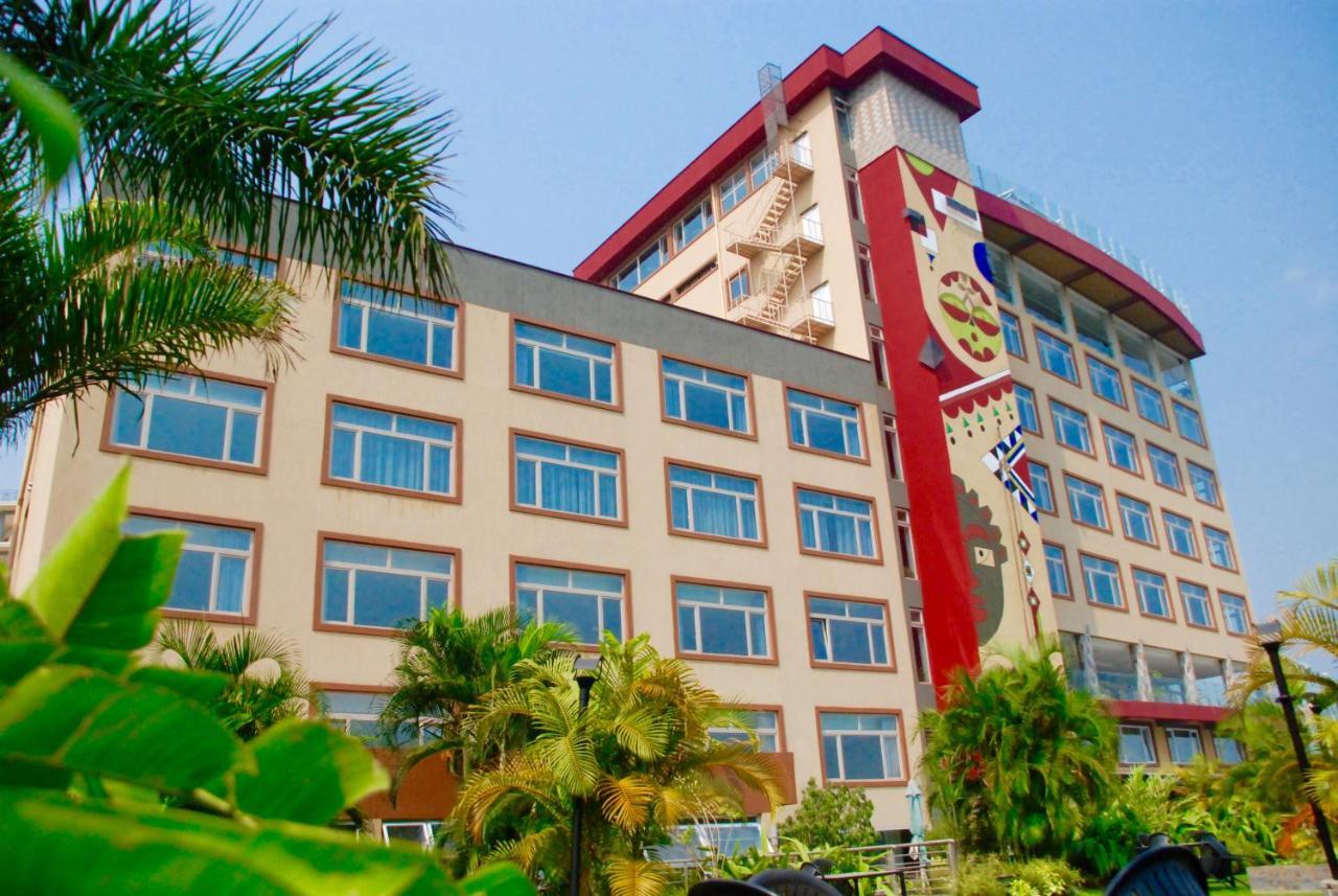 Kiriri Garden Hotel บุจัมบุรา ภายนอก รูปภาพ