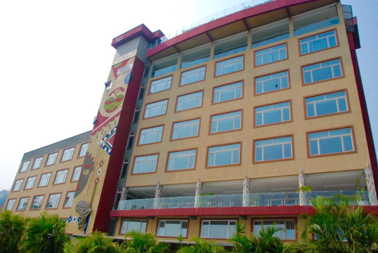 Kiriri Garden Hotel บุจัมบุรา ภายนอก รูปภาพ