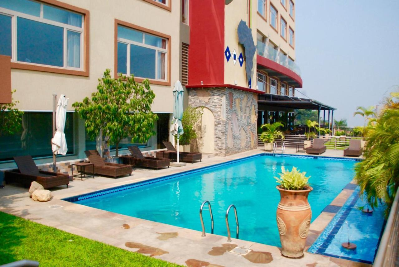 Kiriri Garden Hotel บุจัมบุรา ภายนอก รูปภาพ