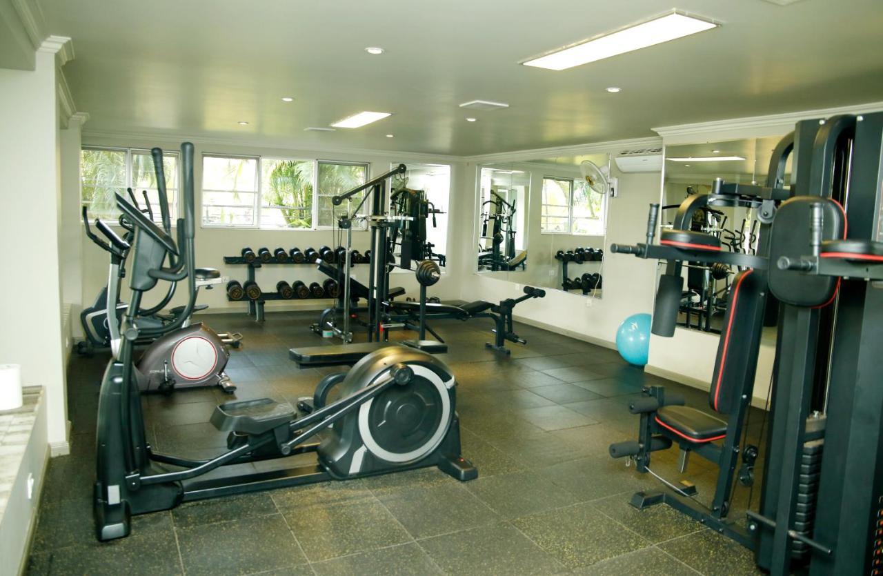 Kiriri Garden Hotel บุจัมบุรา ภายนอก รูปภาพ