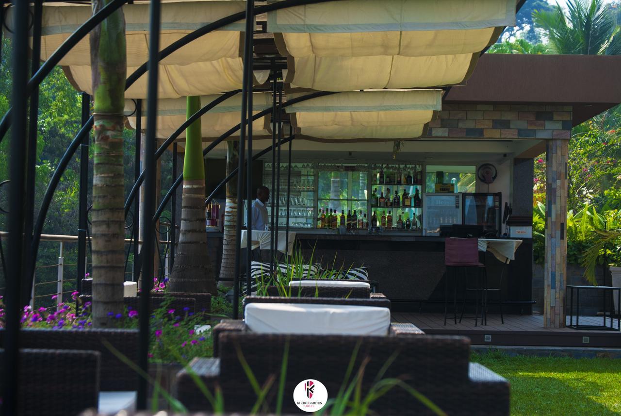 Kiriri Garden Hotel บุจัมบุรา ภายนอก รูปภาพ