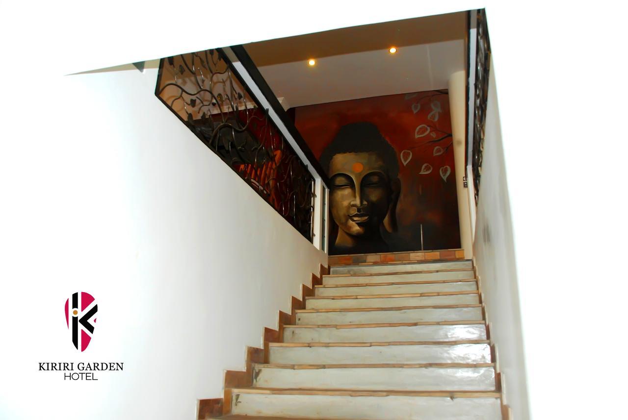 Kiriri Garden Hotel บุจัมบุรา ภายนอก รูปภาพ